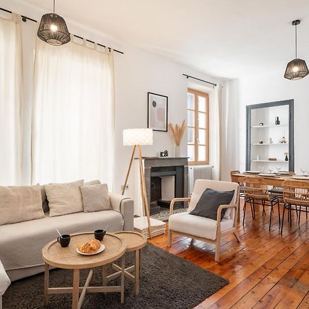 Appartement Spacieux Et Chaleureux Coeur De Ville Шамбері Екстер'єр фото